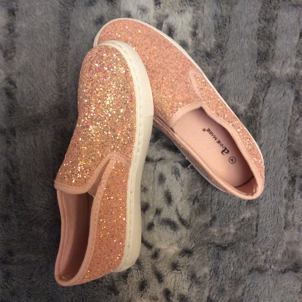 Cute girls rose gold glitter shoes!!